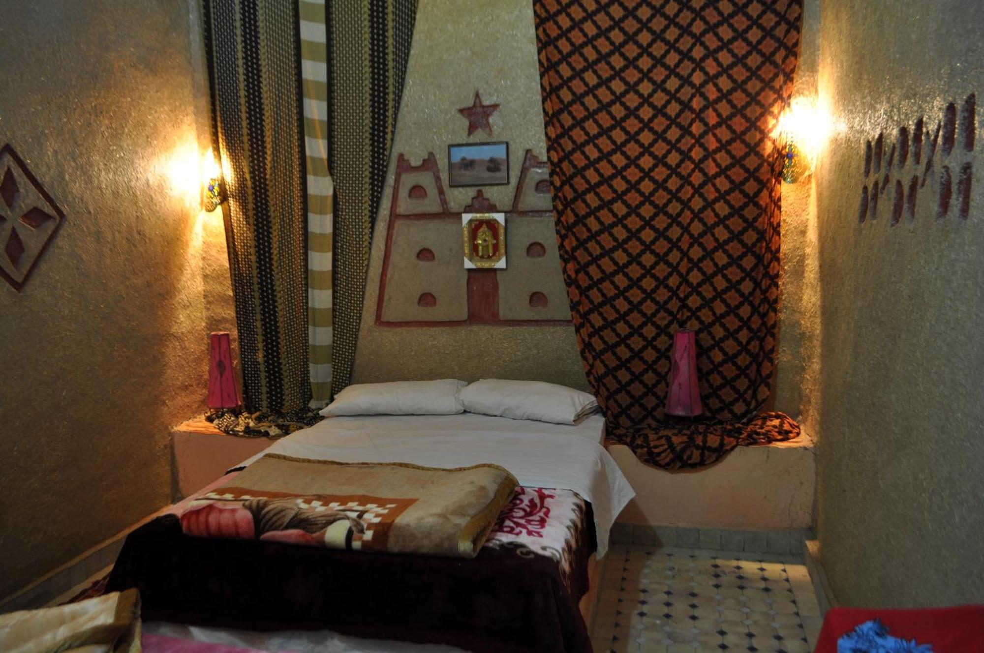 Riad Aicha & Camel Trekking เมอร์ซูกา ภายนอก รูปภาพ